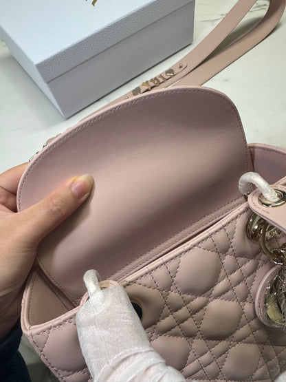 DIOR Lady Dior Small 胭脂粉