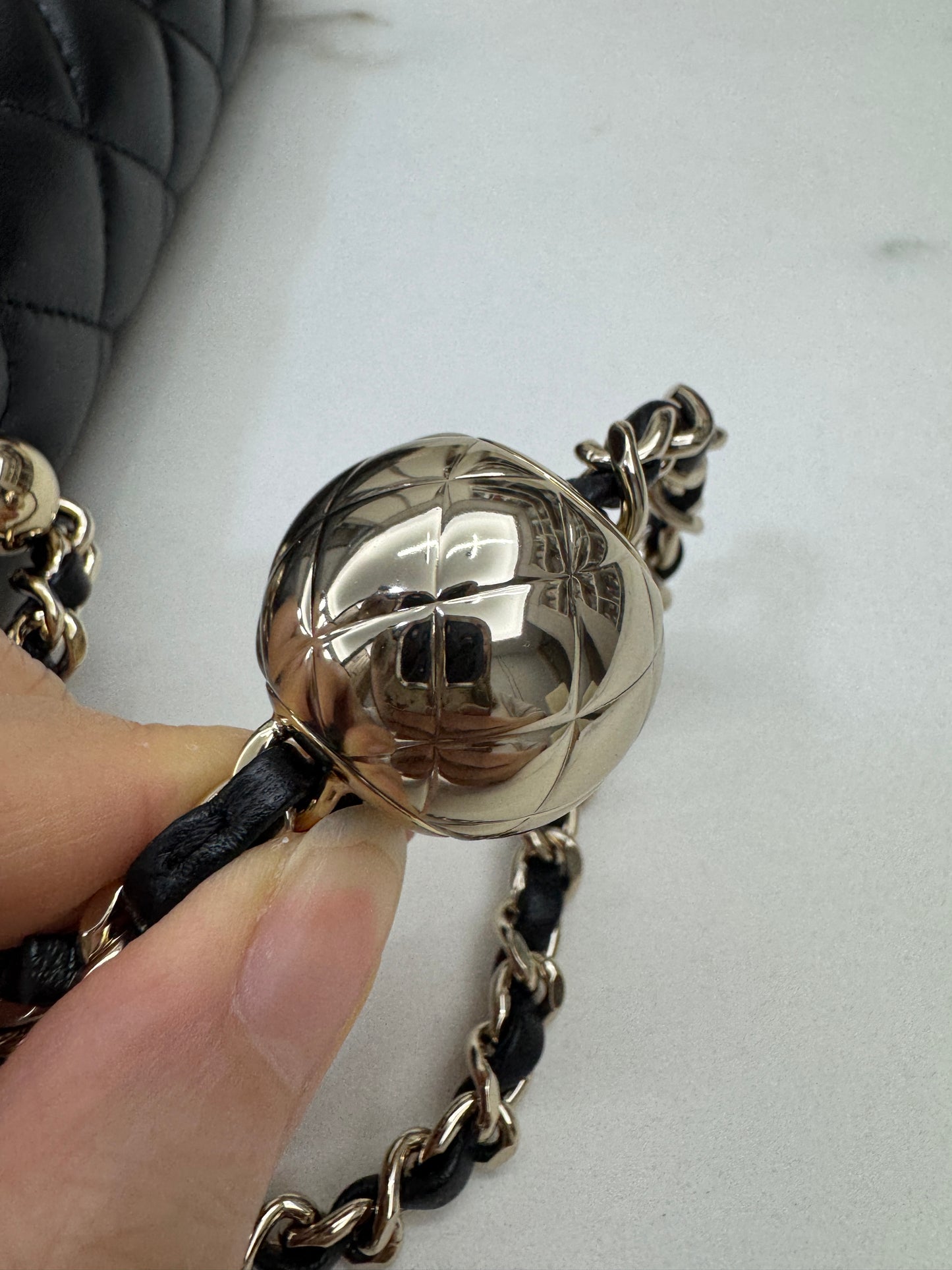 CHANEL 25K亮面淺金球 Mini CF20 Pearl Crush