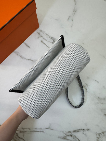 HERMES Mini Herbag 熊貓色 金扣 H Viking 帆布