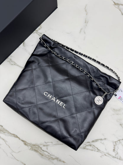 CHANEL 22Bag 黑銀 Medium
