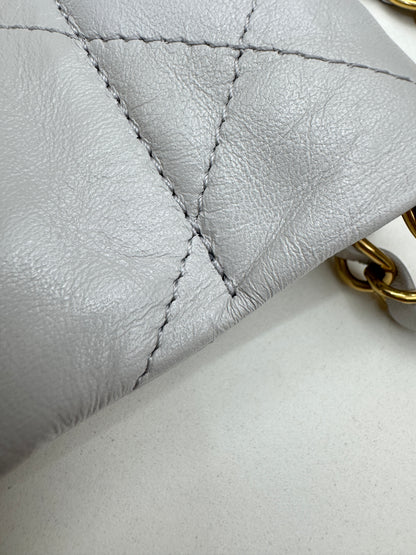 CHANEL 22Bag Small 25S淺灰色
