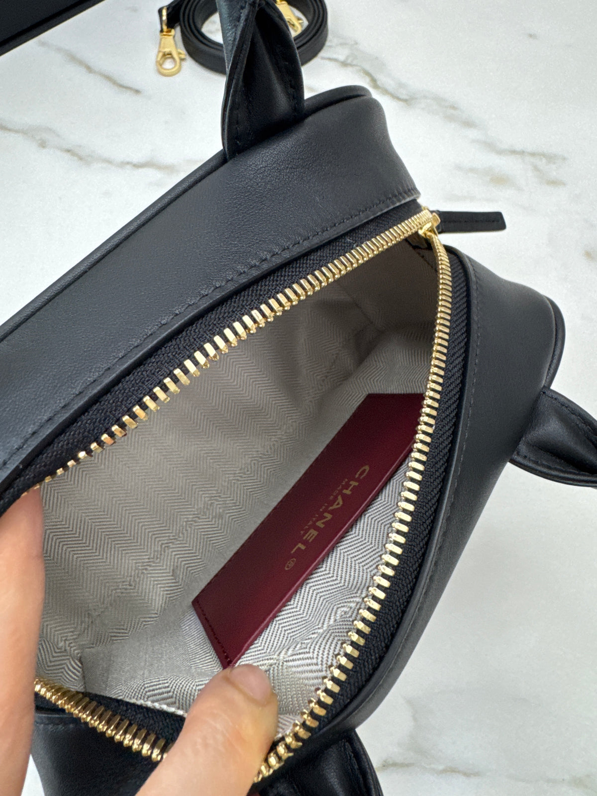 CHANEL 26A Mini 保齡球包 黑色