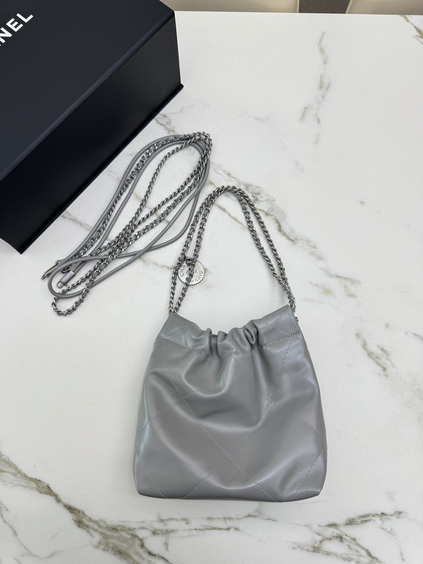 CHANEL Mini 22 Bag 23C淺灰色