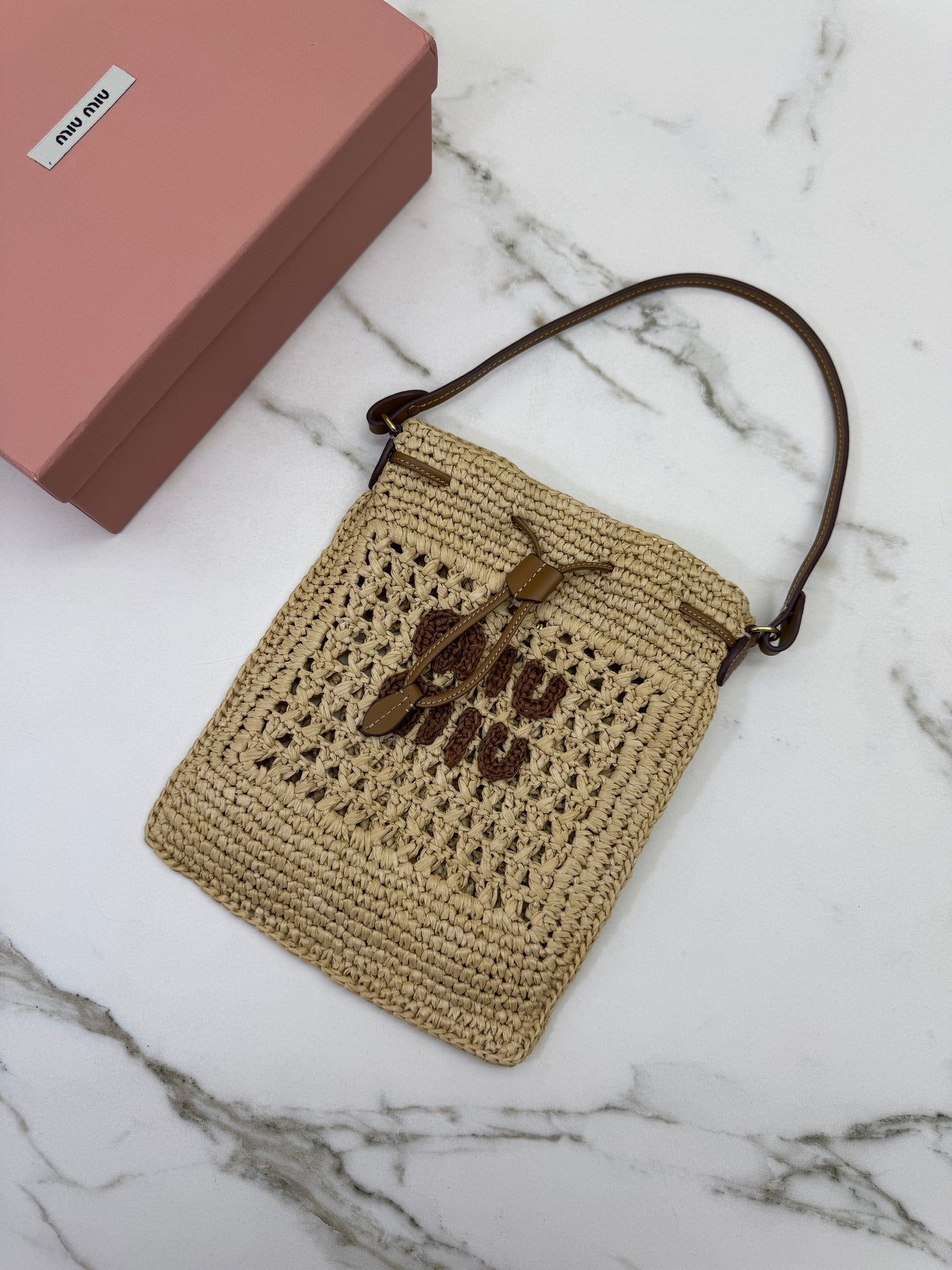 MIU MIU 拉菲草草編包