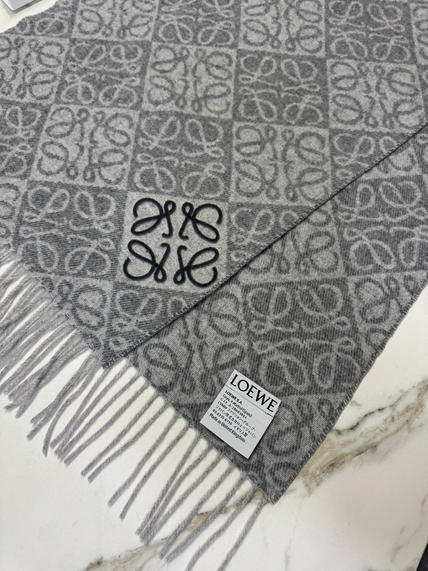 LOEWE Scarf 淺灰 3D Logo 180cm