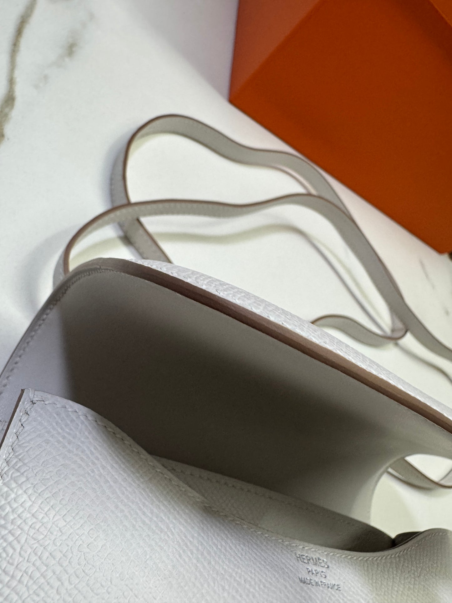 HERMES Mini Constance 奶灰色銀扣 Epsom M4 Gris Pale PHW