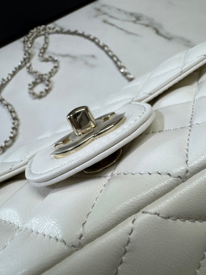 CHANEL 23A 水鑽 Mini CF Handle