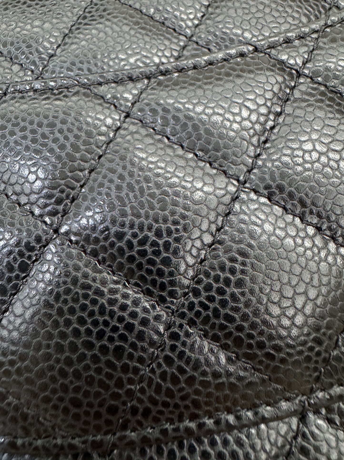 CHANEL Wallet On Chain 黑金牛 新版旋轉扣woc