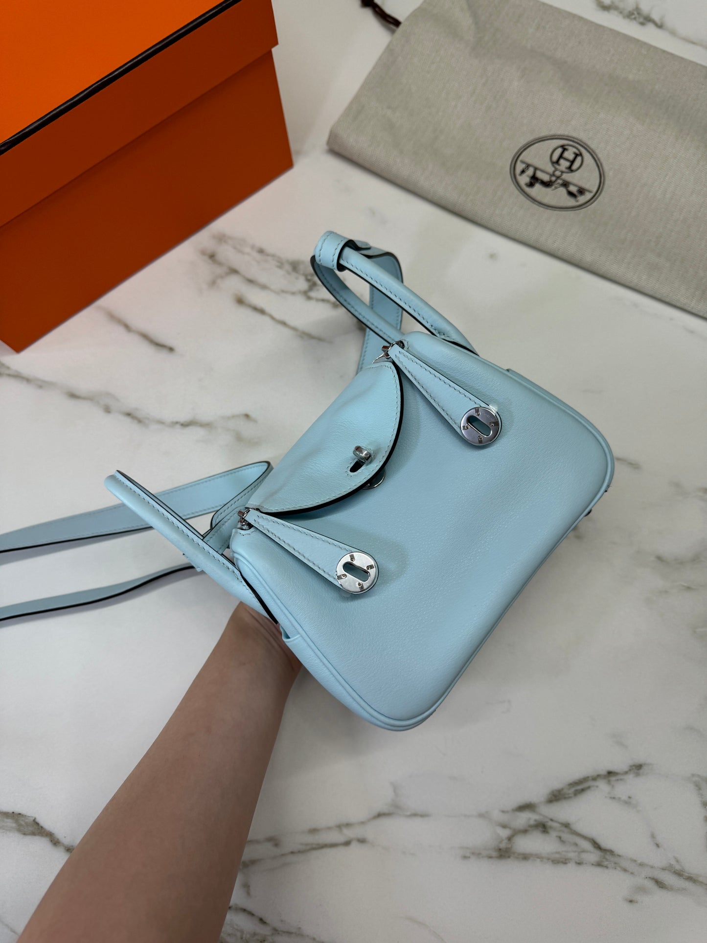 HERMES Mini Lindy 霧霾藍T0 銀扣 swift