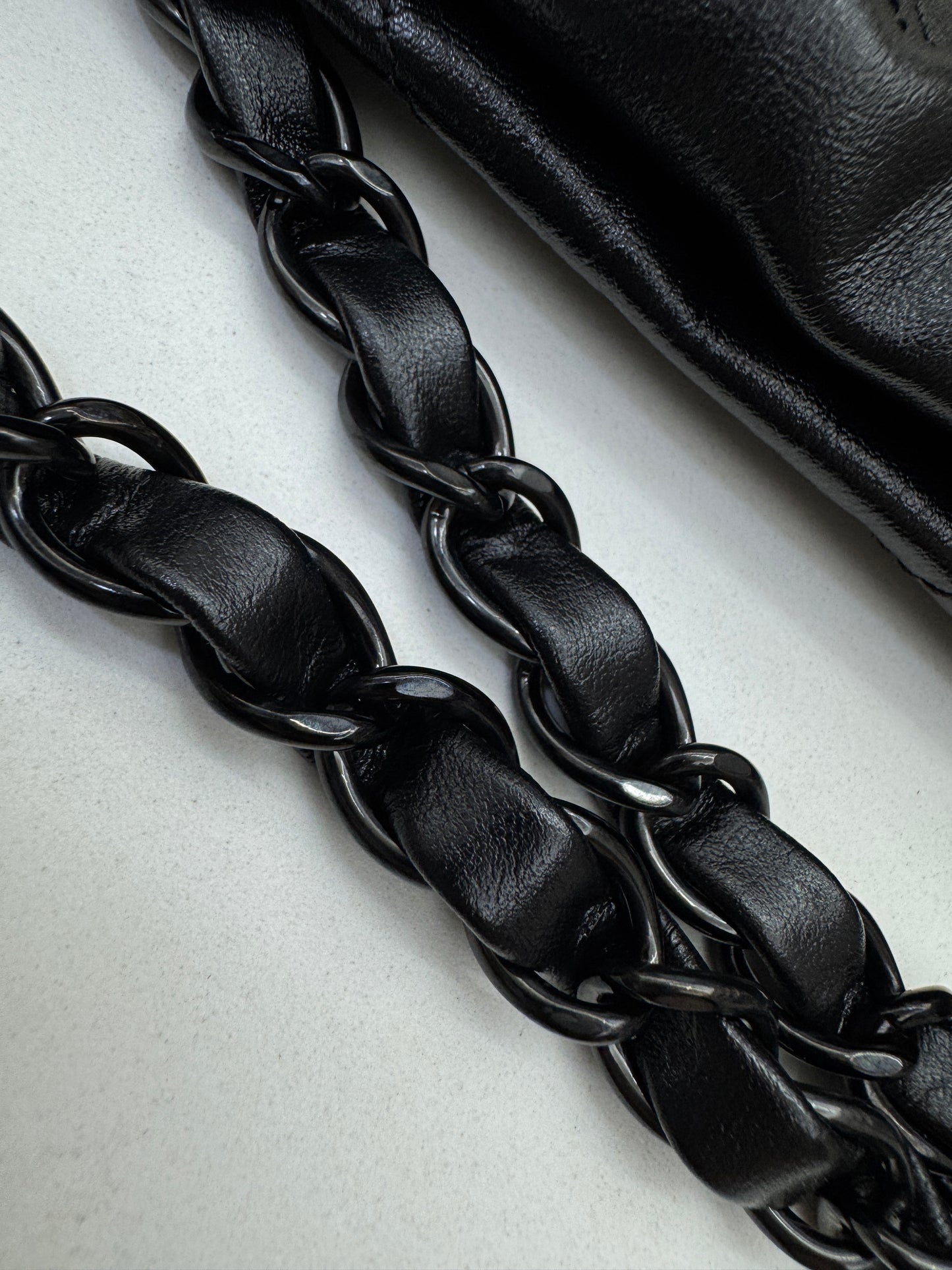 CHANEL 22Bag So Black Small