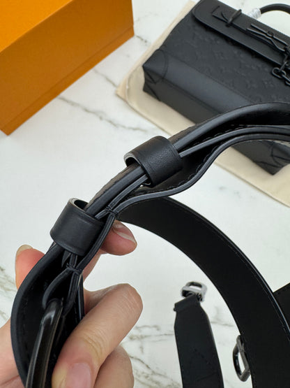 LV Steamer PM Ultra Black