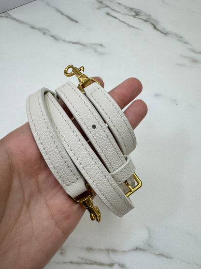 CELINE Teen Lulu 白色