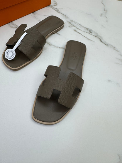 HERMES Oran 大象灰 Epsom