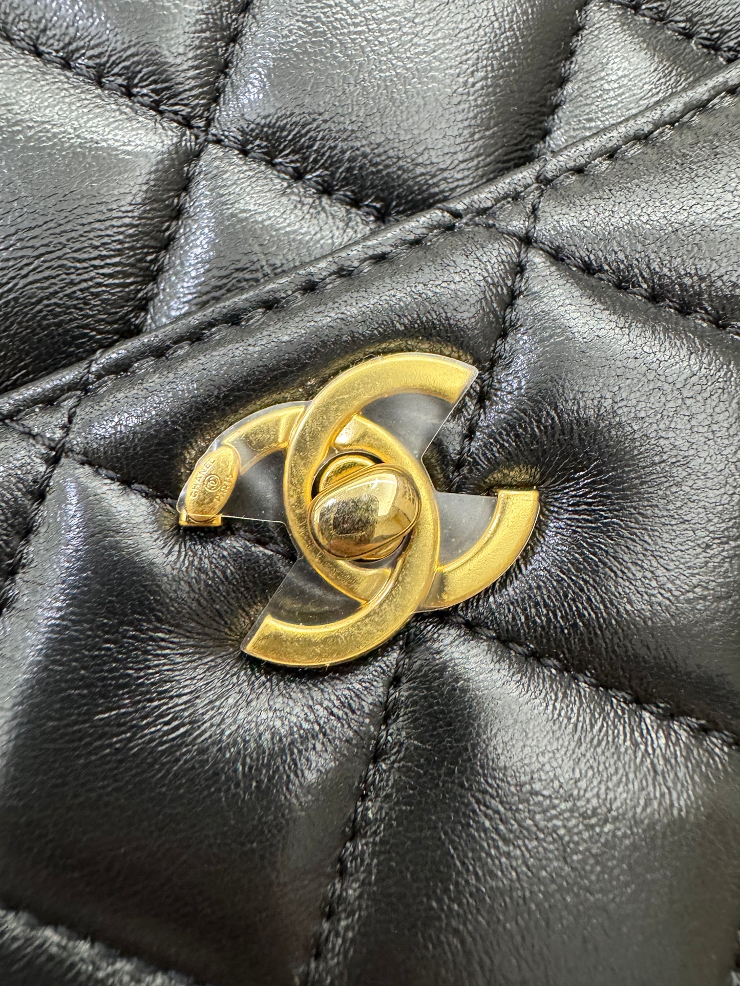 CHANEL 24K 金幣相機包 Medium