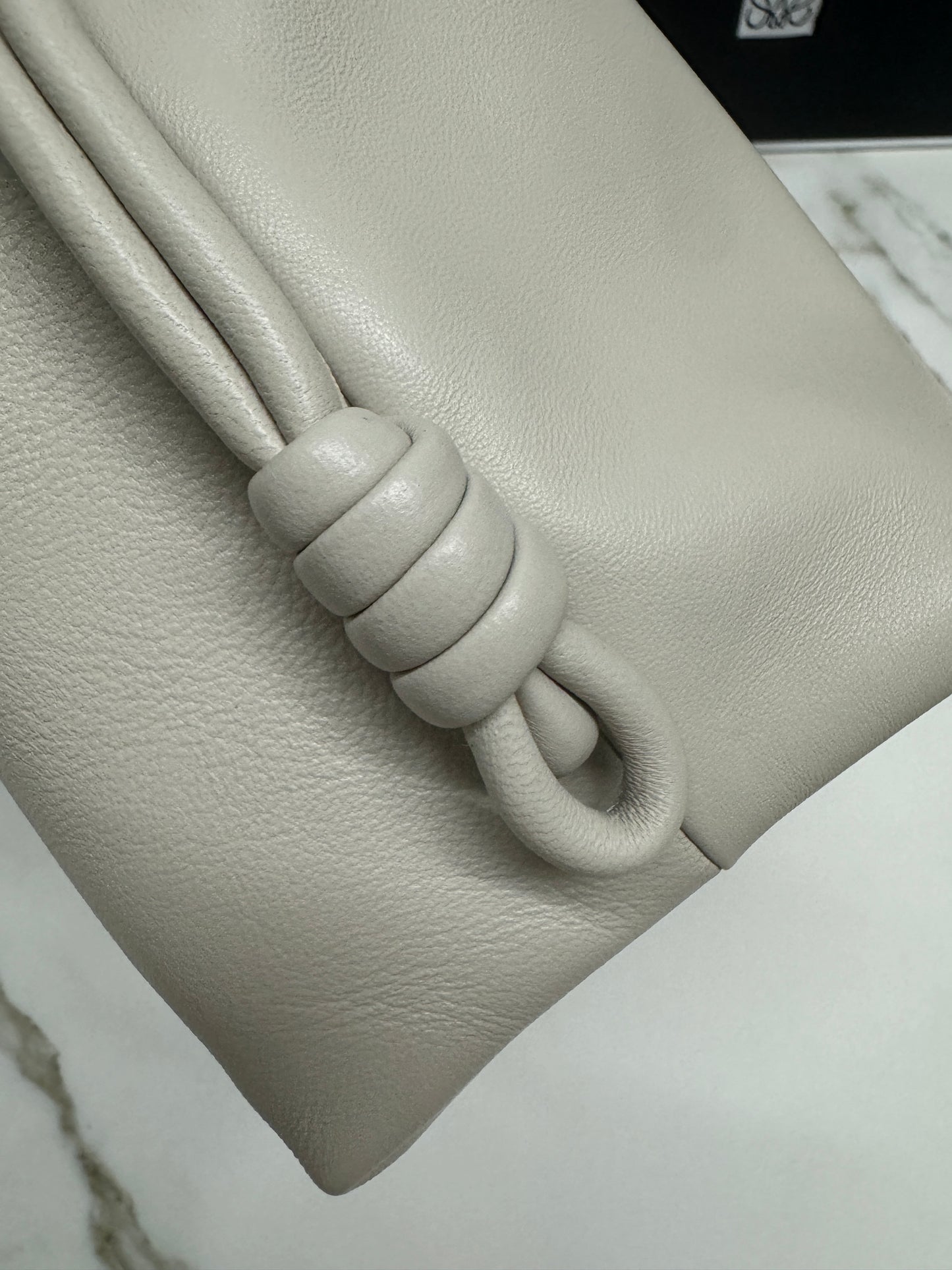 LOEWE Flamenco Purse 海鹽白 Medium Sea Salt
