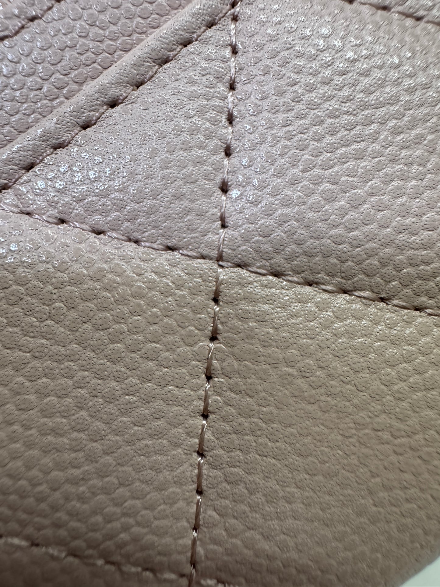 CHANEL 21C 裸粉色卡包