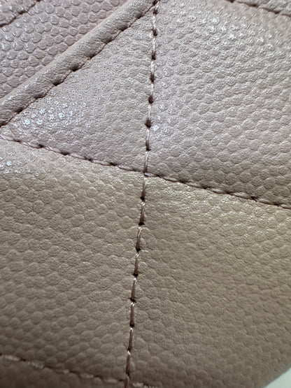 CHANEL 21C 裸粉色卡包