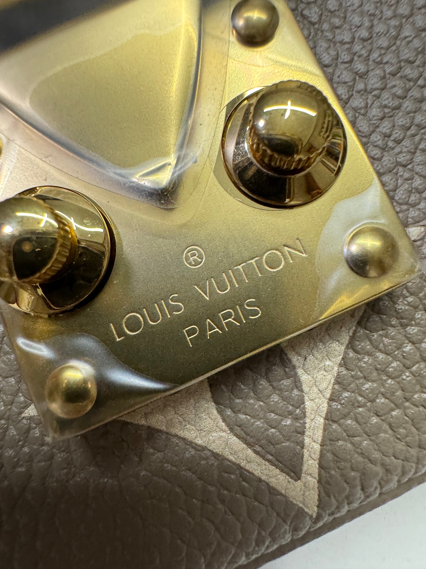 LV Pochette Metis 大象灰