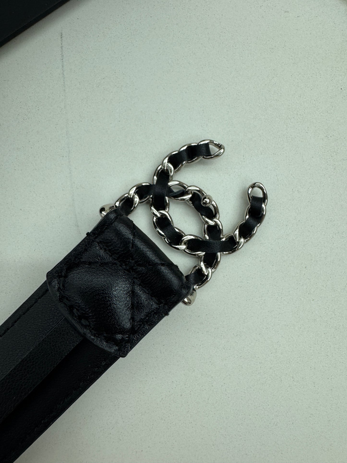 CHANEL 菱格紋穿皮鏈扣皮帶