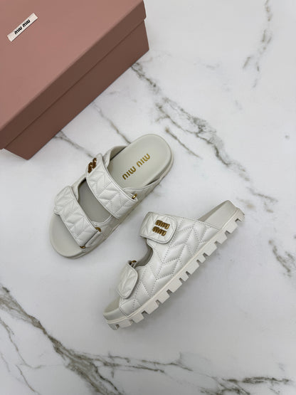 MIU MIU 魔術貼涼鞋 米白色羊皮