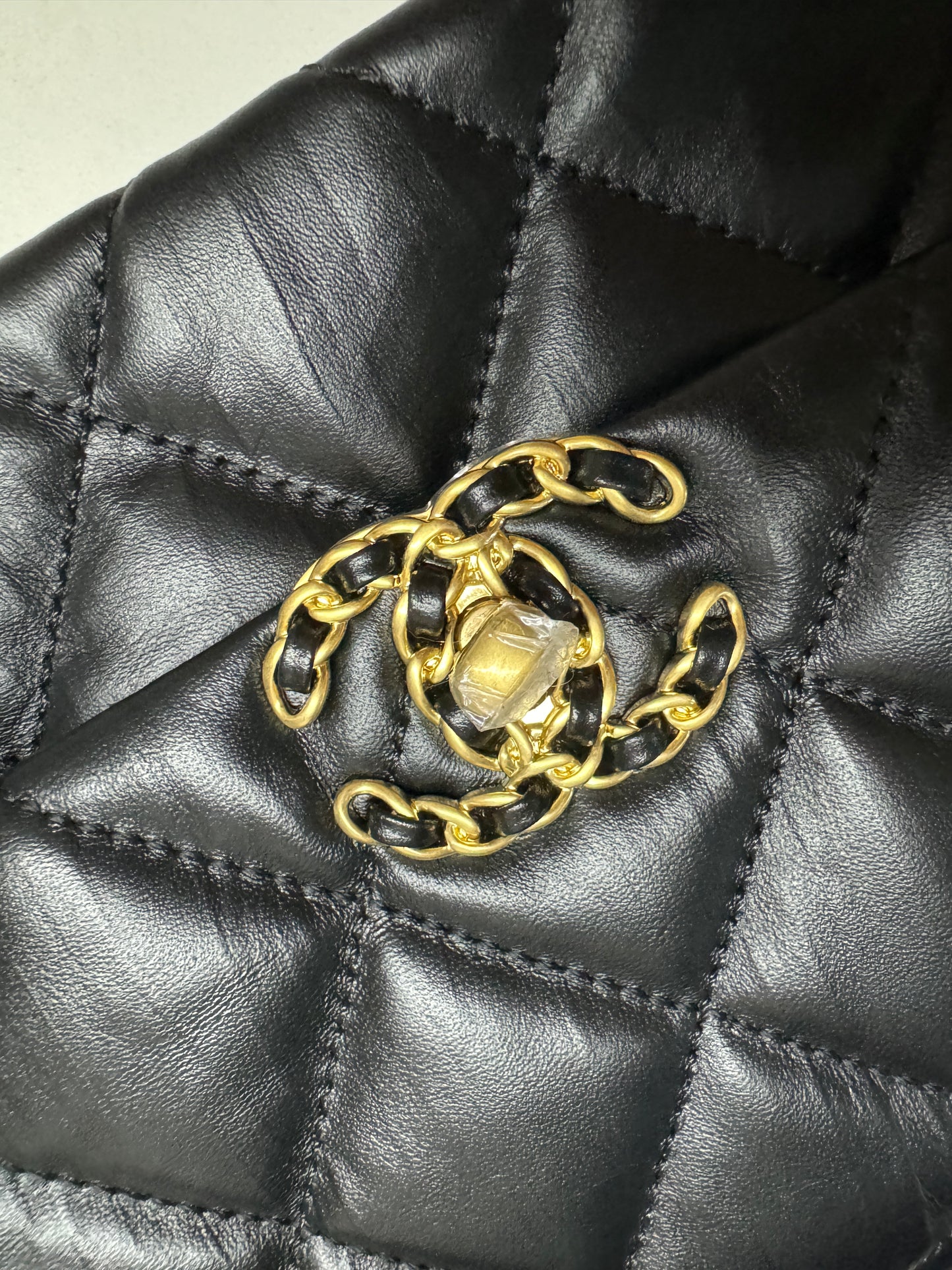 CHANEL 19系列 豆腐包 皺摺牛皮 黑色