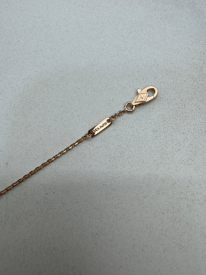 VCA Sweet Alhambra Bracelet 紅玉髓