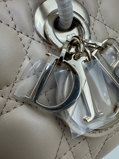 DIOR D-joy Mini 胭脂米 Powder Beige