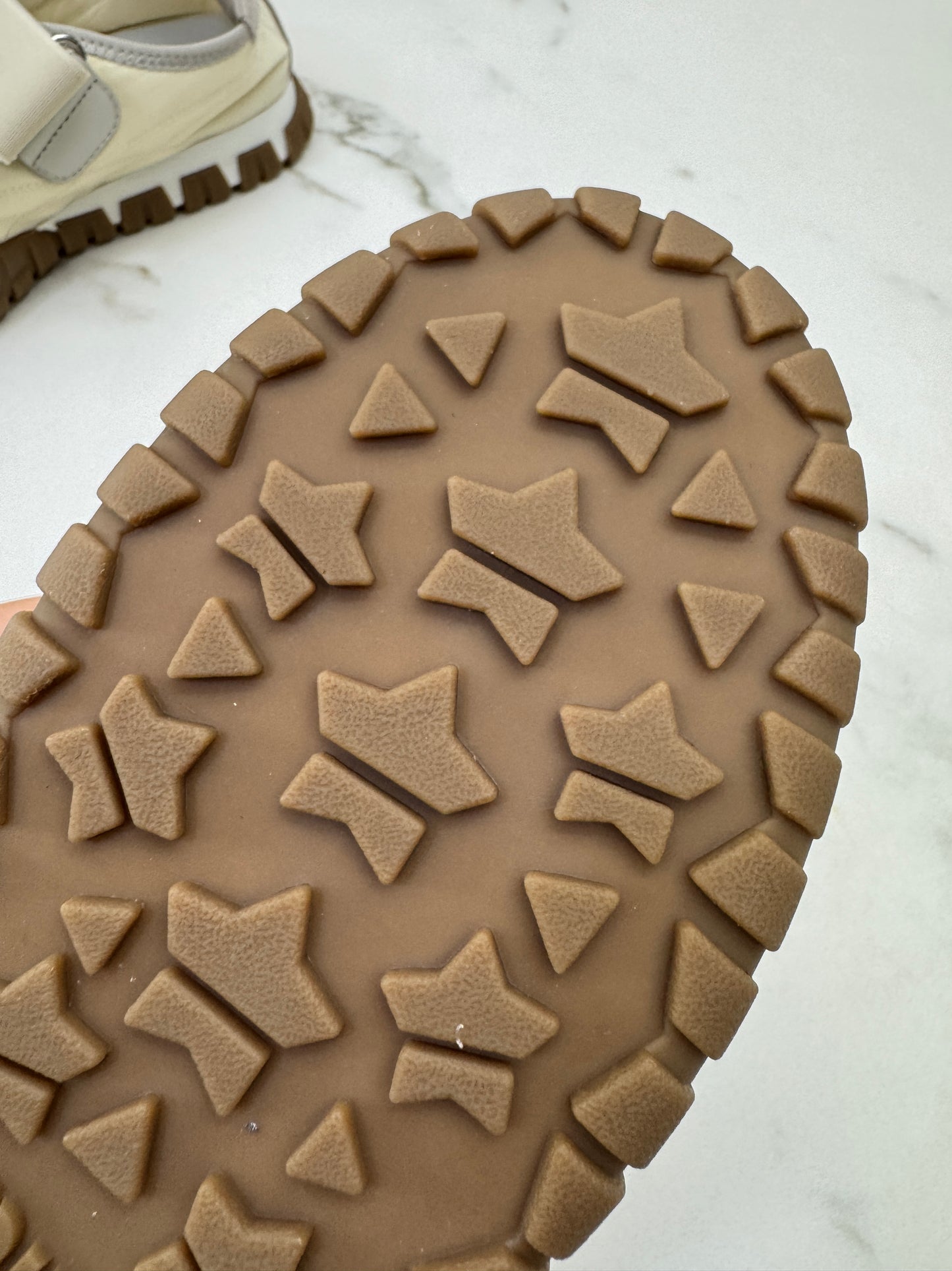 MIU MIU Tyre 魔術貼瑪麗珍運動鞋￼