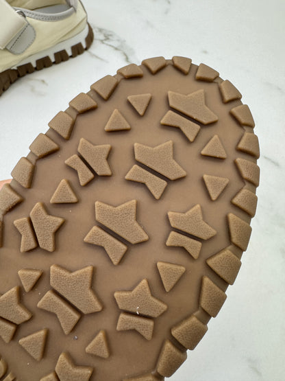 MIU MIU Tyre 魔術貼瑪麗珍運動鞋￼