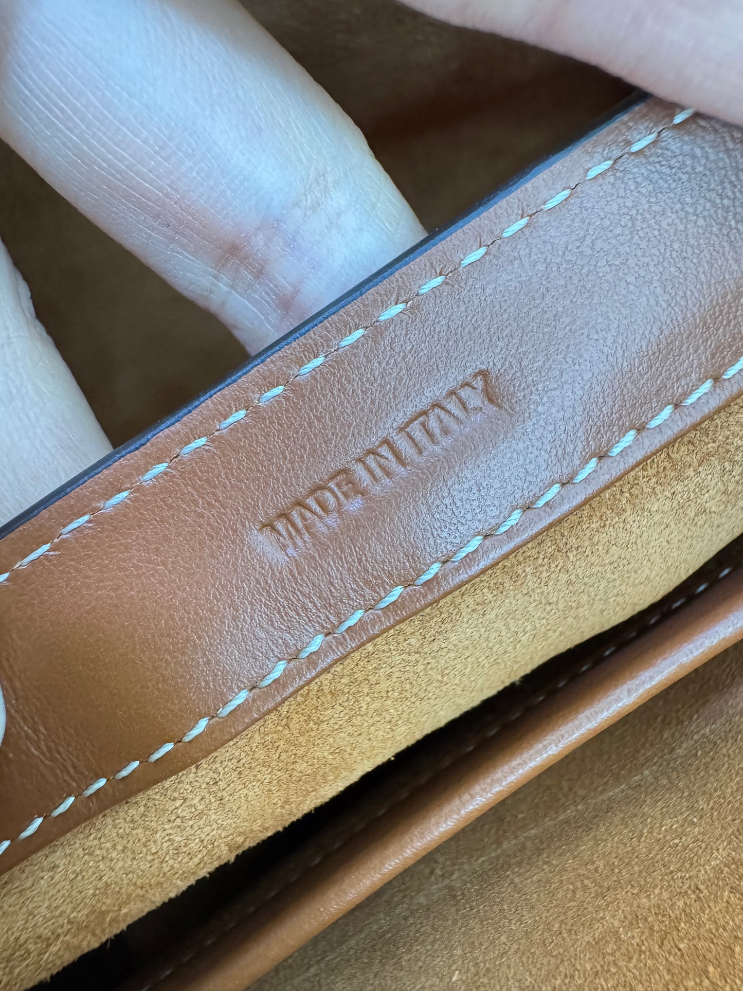 CELINE Soft 16 Medium 棕色