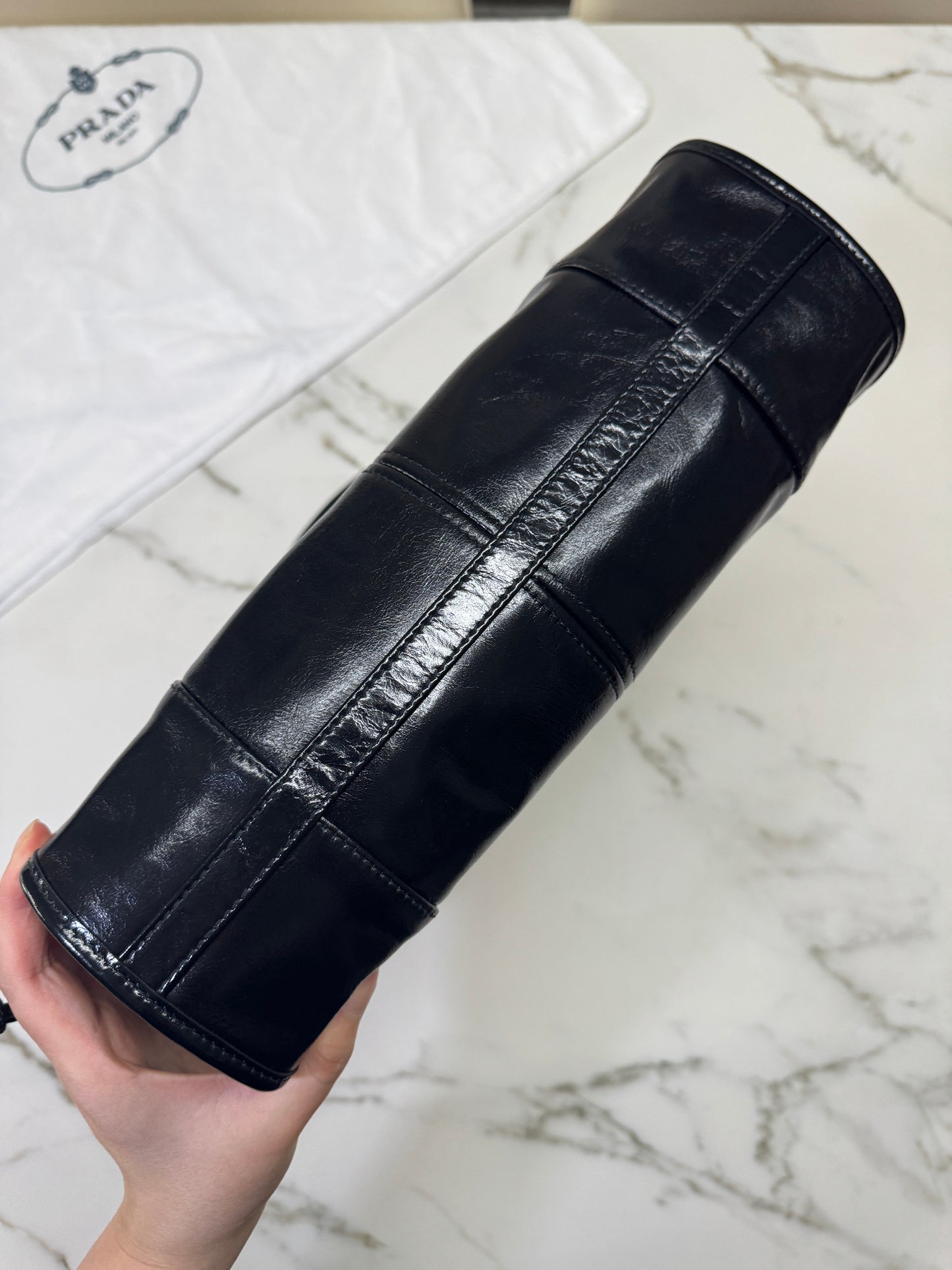 PRADA Soft Lux 中號 黑色