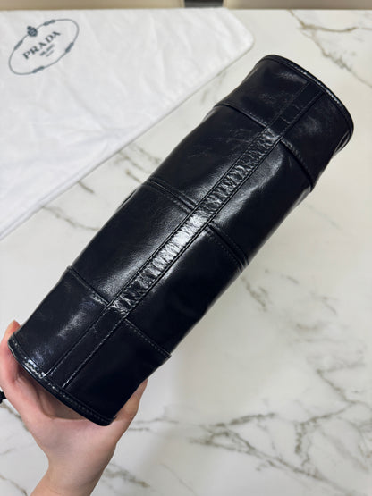 PRADA Soft Lux 中號 黑色