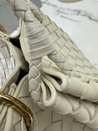 BV Parachute Small 海鹽白 Sea Salt