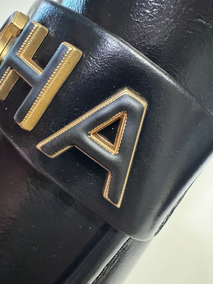 CHANEL 24B Loafer 字母樂福鞋