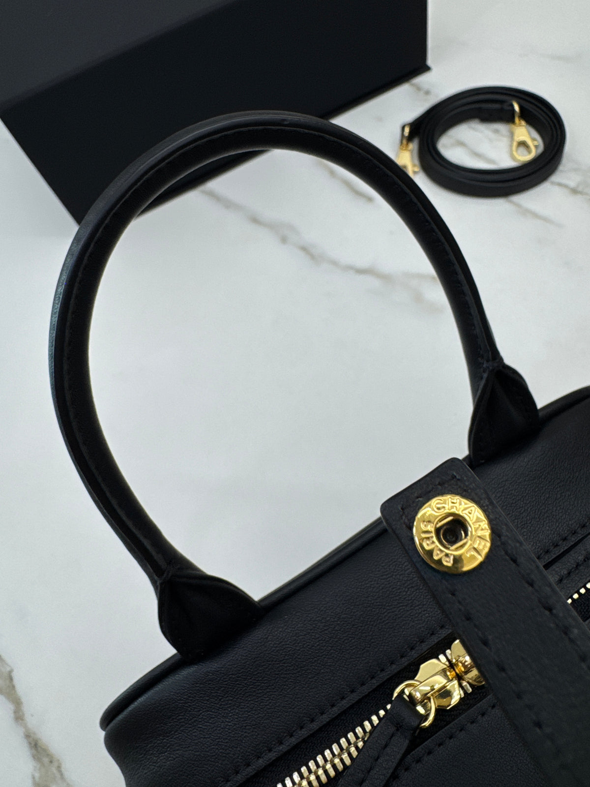 CHANEL 26A Mini 保齡球包 黑色