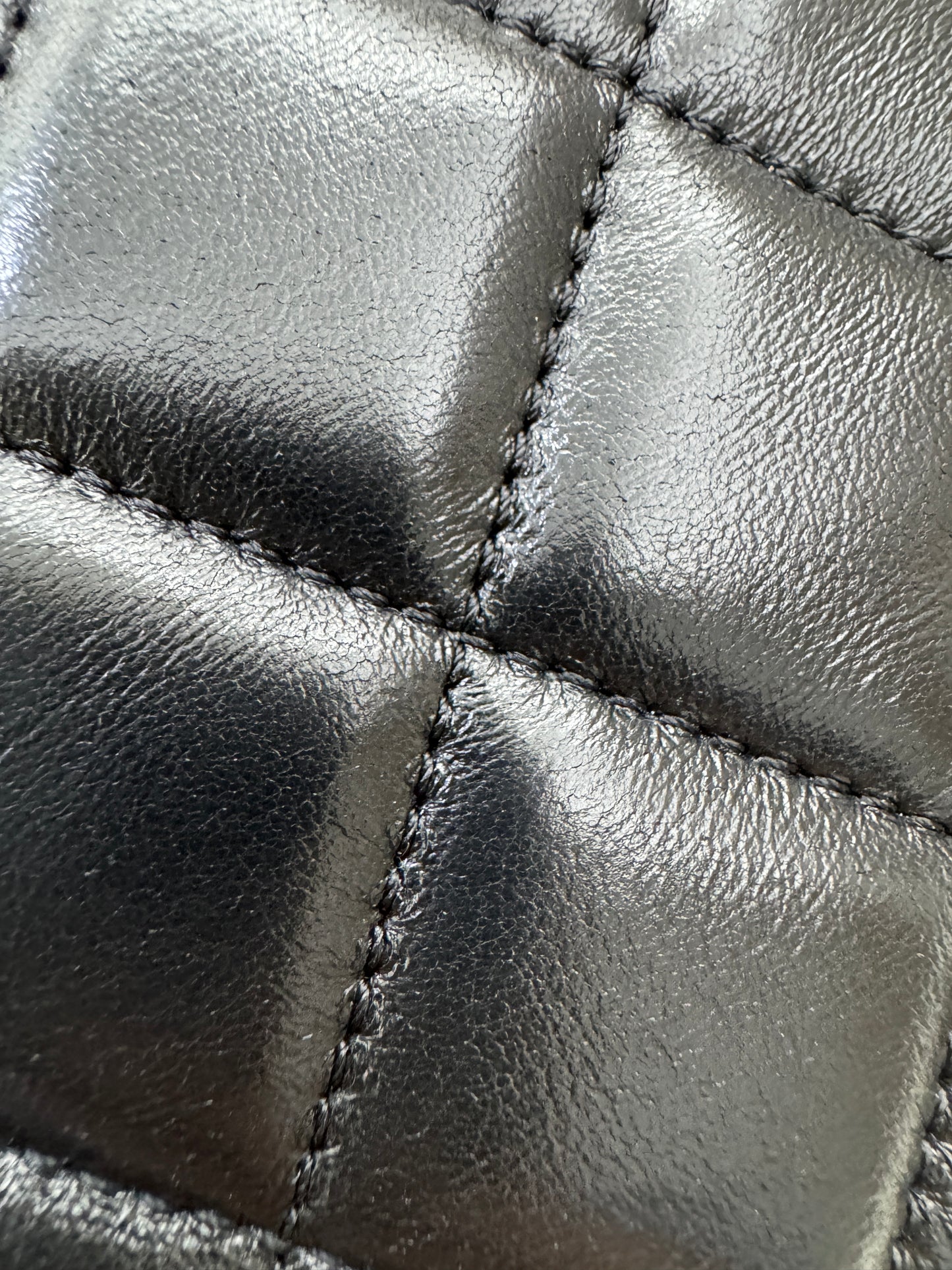 CHANEL 24K 金幣相機包 Medium