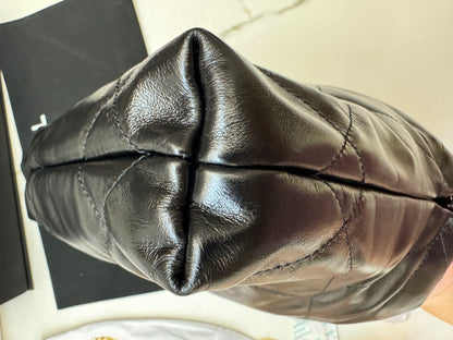 CHANEL mini 22 so black