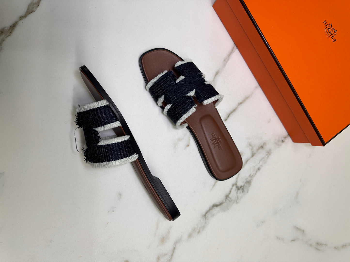 HERMES Oran 深藍牛仔拖鞋