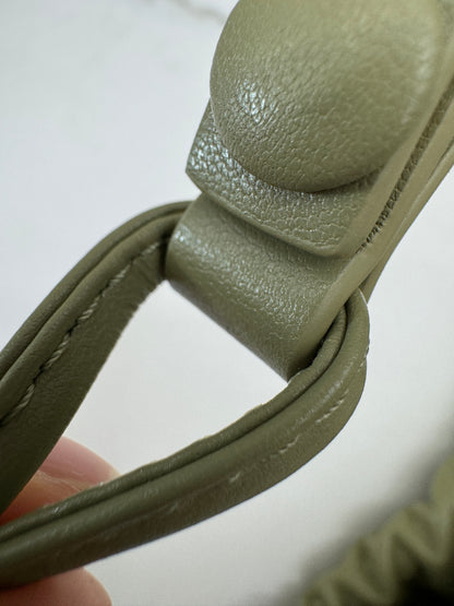 BV Dust Bag Medium 洞石綠 Travertine