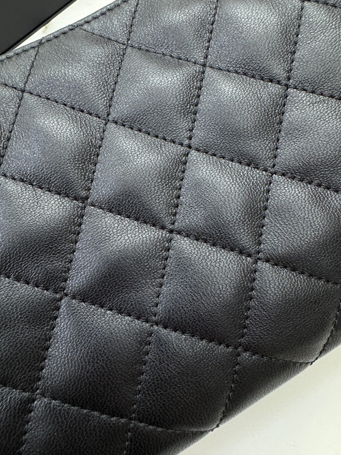 CHANEL 25C 多口袋Hobo 黑色