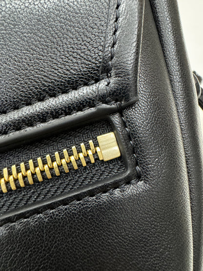 CELINE Soft Triomphe Half Moon 黑色