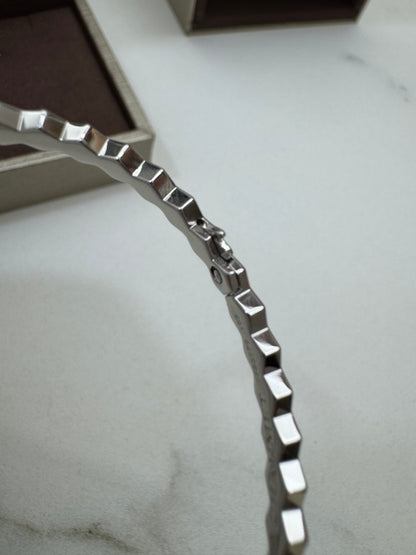 CHAUMET Bee My Love 半鑽白金色手鐲