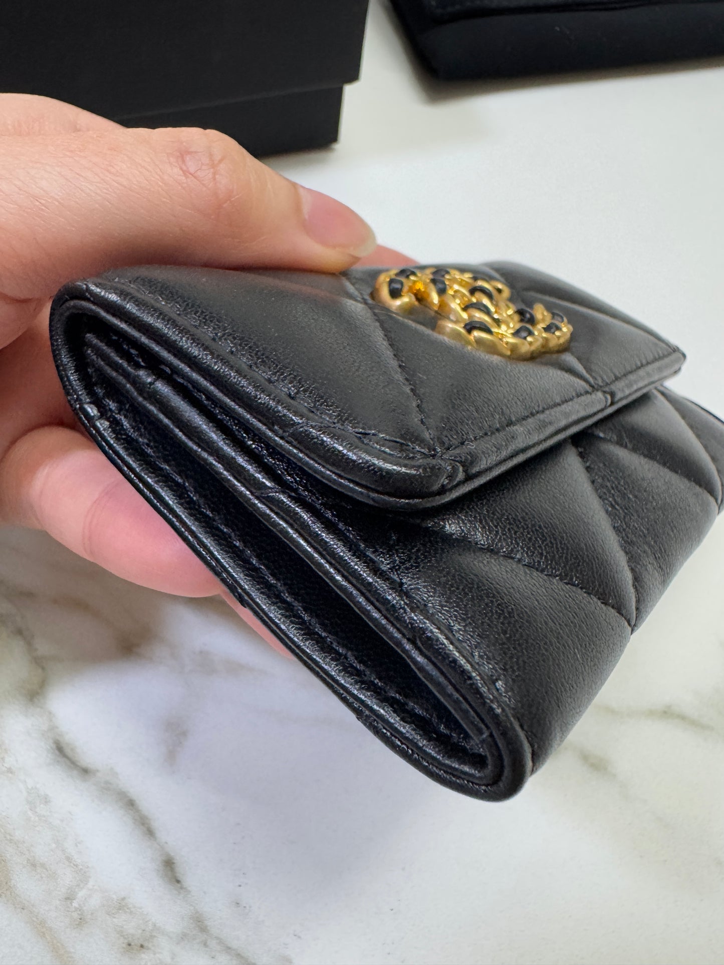 CHANEL 19 Card Holder