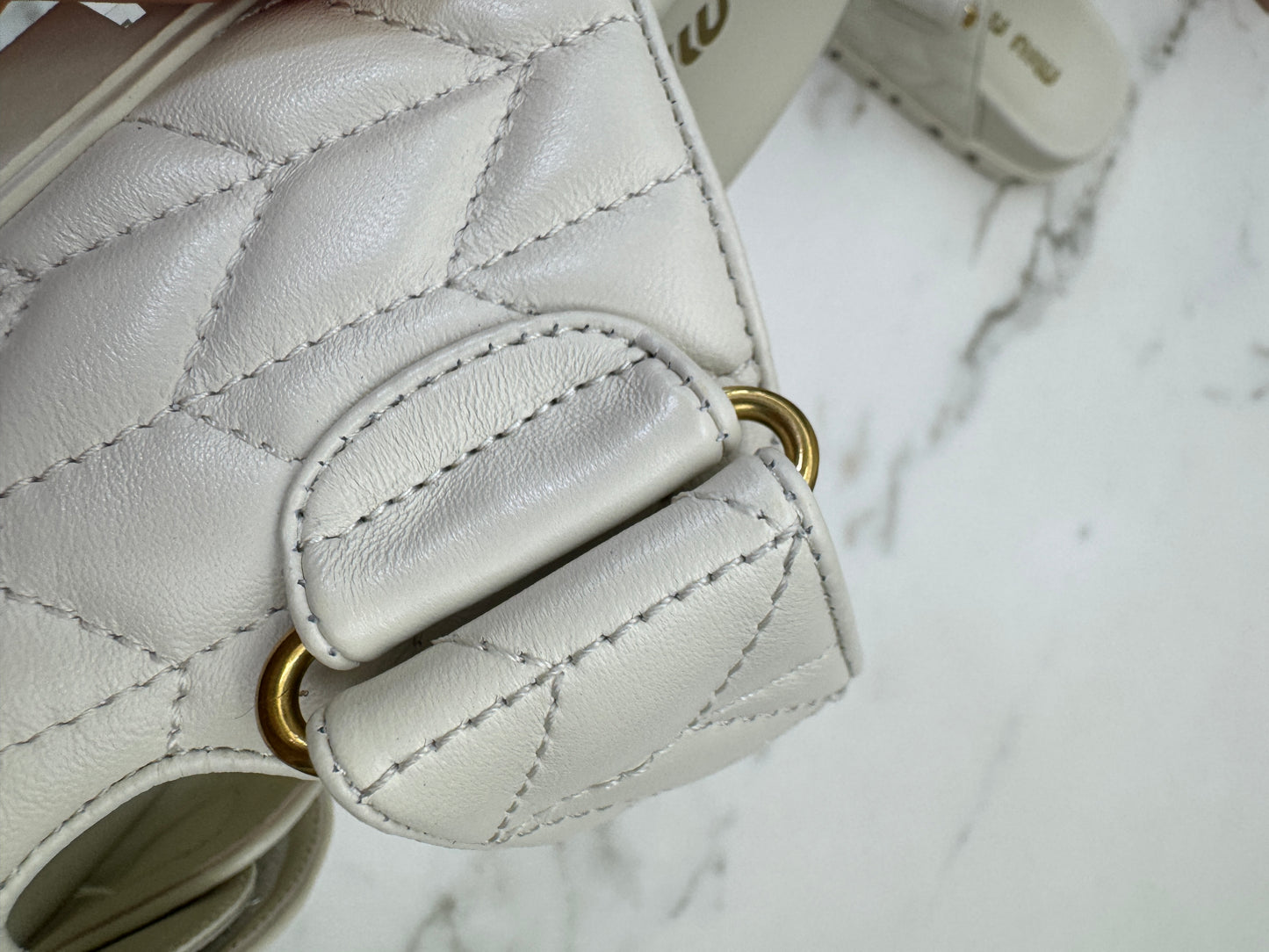 MIU MIU 魔術貼涼鞋 米白色羊皮