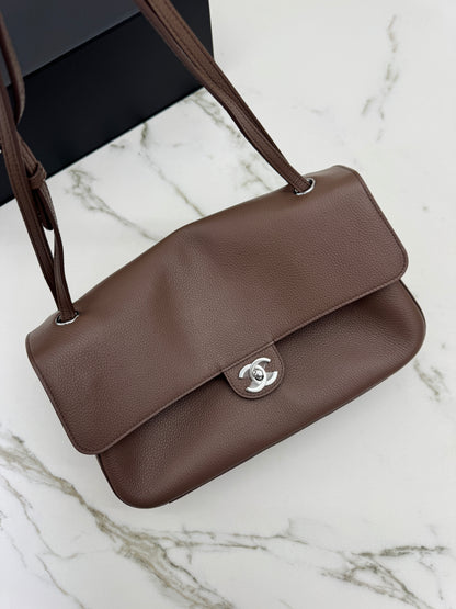 CHANEL 26S Maxi Flap Small 32cm 淺棕色