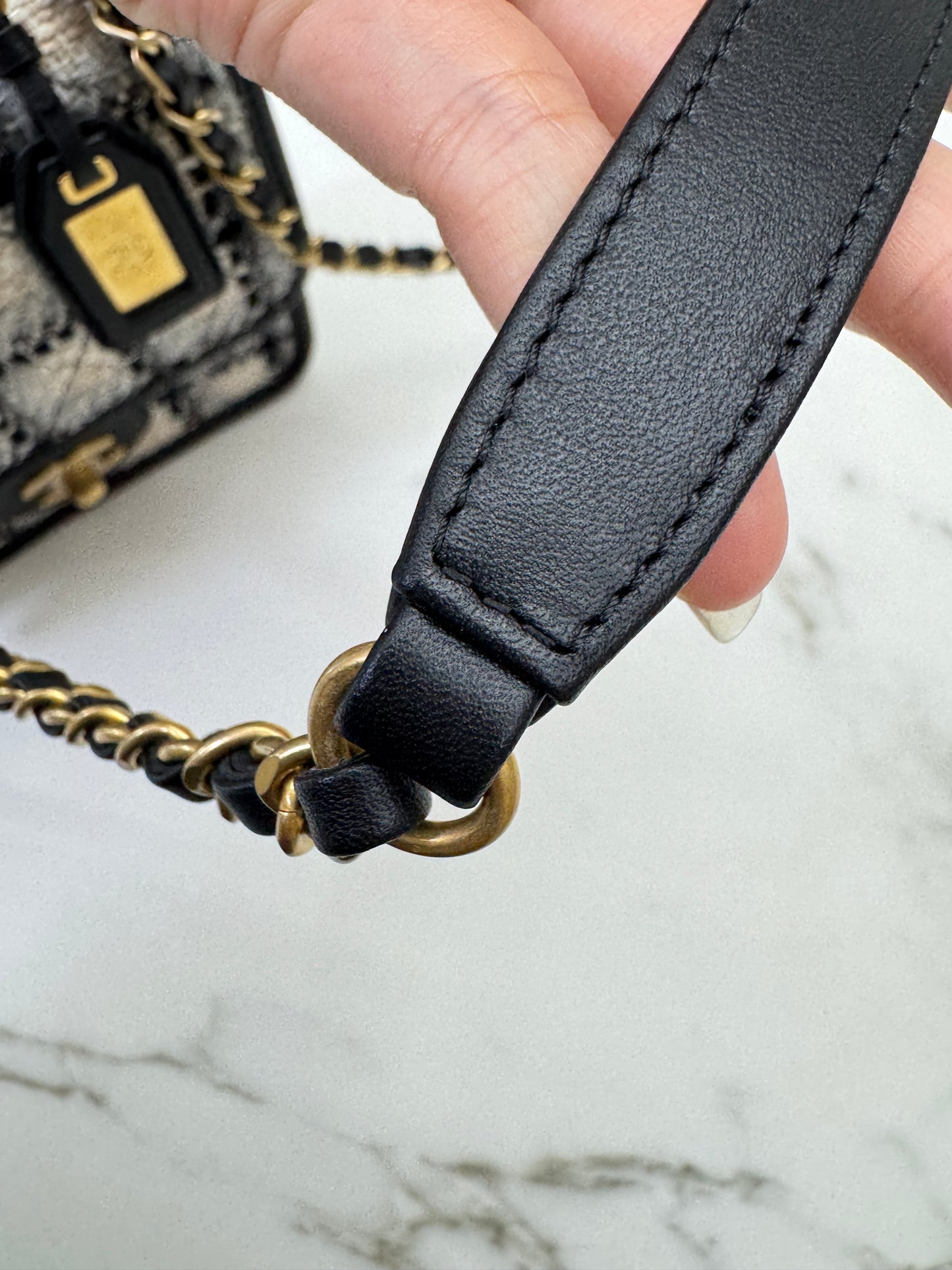 CHANEL 22K 郵差豆腐包 漸變Tweed