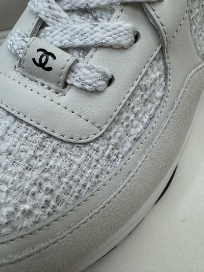 CHANEL 銀白色粗花呢Tweed Sneakers