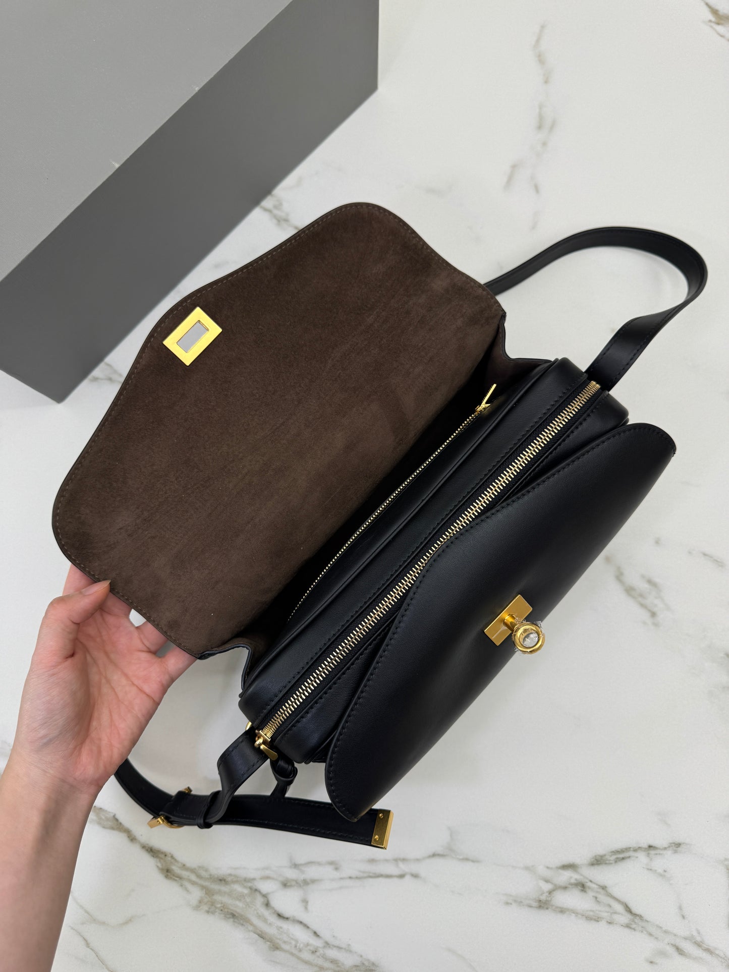BALENCIAGA Le 7 Hobo