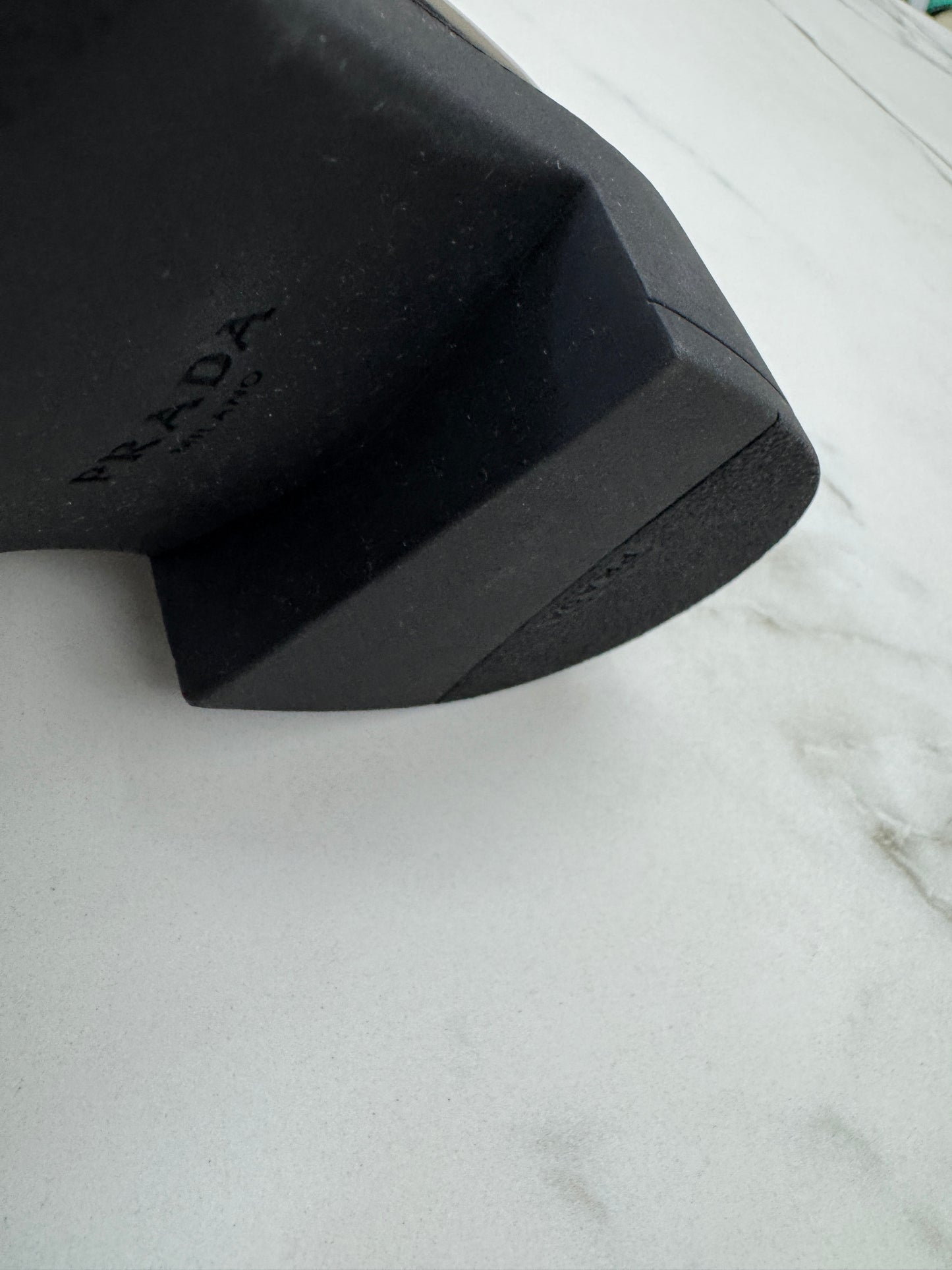 PRADA 光面皮革Loafers