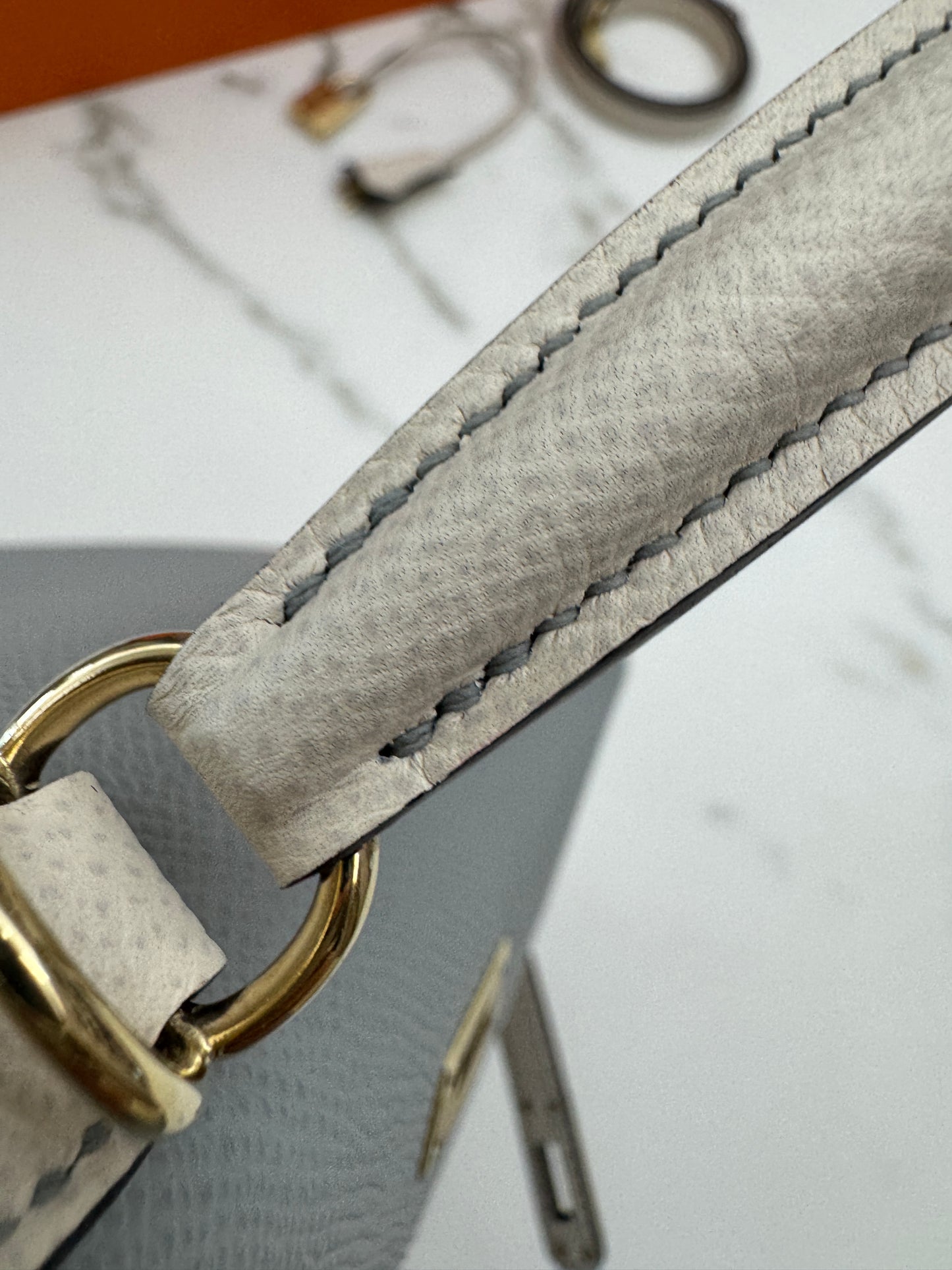 HERMES Kelly 25 冰川藍拼奶昔白 Epsom 香檳金扣 8U Bleu Glacier/ 10 Craie PBHW